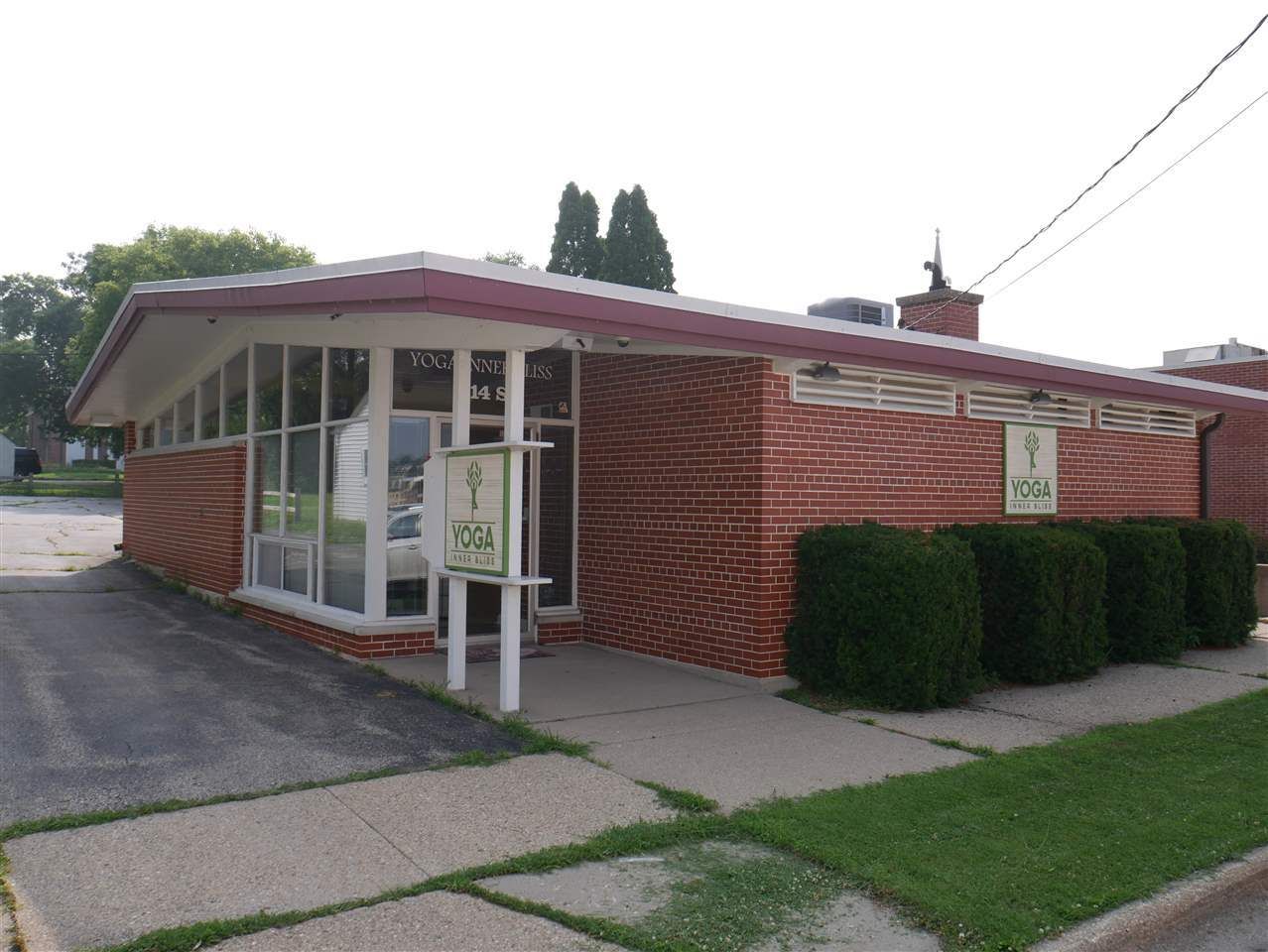 114 S Franklin St, Janesville, WI 53548